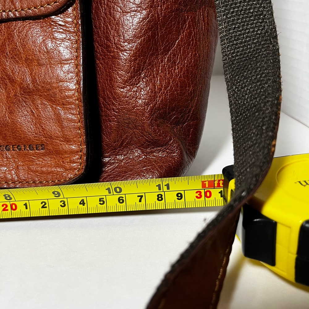Jack George’s leather Voyager Crossbody bag - Picture 14 of 15
